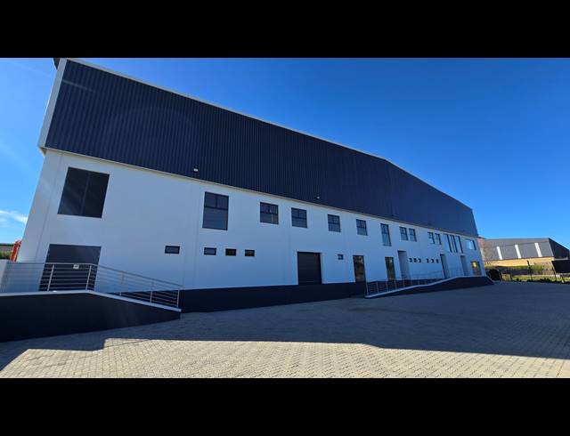 3,743M² WAREHOUSE TO LET IN SPARTAN
